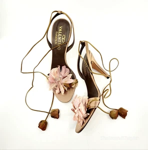 VALENTINO Vintage 2000's Sandal Heels 36.5 Bronze Gold Silk Flower Ankle Tie - Bild 1 von 14