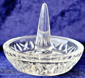 Vintage pressed glass ring dish holder dressing vanity table - Picture 1 of 3