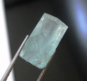 3.85 ct Colombian Emerald crystal - Muzo mining district, Colombia rough - Picture 1 of 10