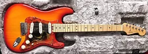 Fender American Elite Stratocaster SSS 2017 - Cherry Burst envejecida - como nueva con FHSC - Imagen 1 de 19