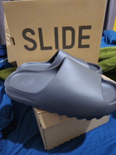 NUOVISSIMO Yeezy Slide Granit taglia 11uk