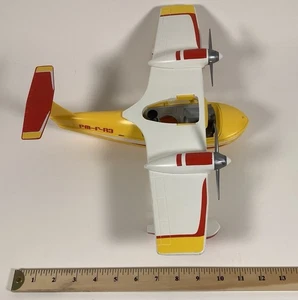 PLAYMOBIL 5560 Wild Life Firefighting Seaplane - Incomplete Set - - Picture 1 of 10