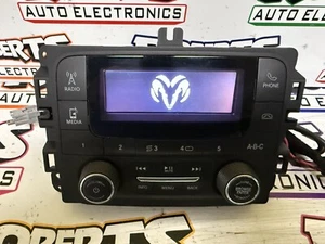 19 DODGE RAM 3500 RADIO AUDIO RECEIVER AND DISPLAY 68399415AG - Picture 1 of 7