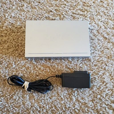 ZyXEL GS-108B v2 8-port Desktop Gigabit Ethernet Switch (T11) (Tested) - Image 1 of 4