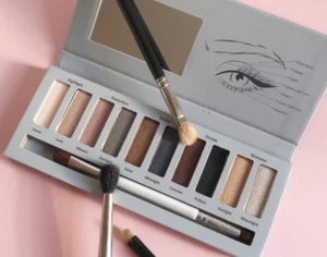NEW CID Cosmetics Smokey Classics Eye Shadow - Set 10 inc Brush + Mirror RRP £28 - Picture 1 of 7
