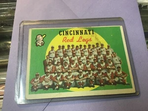1959 Topps Set-Break #111 Cincinnati Reds Team VG - Picture 1 of 2