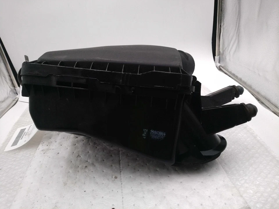 2011 Chevrolet Malibu Air Cleaner Assembly OEM 25842735 Used 185K Miles Foto 1 de 4