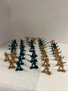 Set Soldatini U.S. Toy Green Army Men, Action Figure Militari Classiche 39 Pezzi - Foto 1 di 13