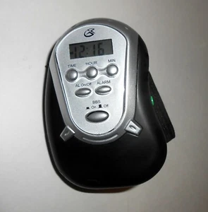 GPX R300B Portable Black Mini AM/FM Armband Radio With Clock Strap - Picture 1 of 8