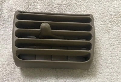 Ventilación de tablero lateral izquierdo o derecho Chevy Cavalier 95-05 (1) Pontiac Sunfire marrón tostado Foto 1 de 4