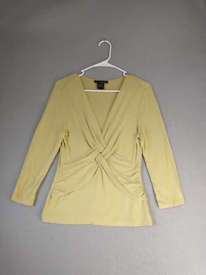 Blusa de trabalho Willi Smith feminina verde média sólida manga 3/4 gola V - Imagem 1 de 4