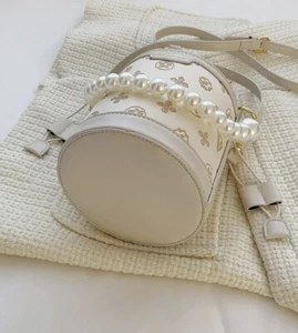New bucket bag white details cute faux pearls Handle details Australia ?? - Picture 1 of 8