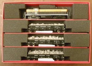 USA - 4-TLG. GN ZUGSET - RS3 + 3 x  DUMP CARS - GS - DCC READY - NEU - Bild 1 von 8