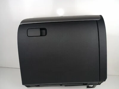 Conjunto de guantera Volkswagen Jetta 15 16 17 18 2015-2018 usada OEM  Foto 1 de 4