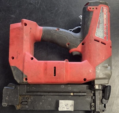 PREOWNED - MILWAUKEE M18 FUEL 18 GUAGE BRAD NAILER 2740-20 TOOL ONLY - Image 1 of 4