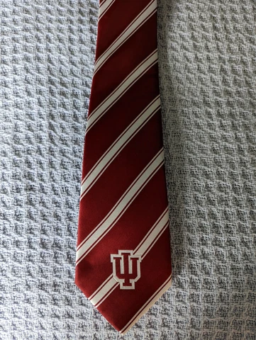 INDIANA UNIVERSITY HOOSIERS Men's Necktie College Logo Stripe NEW WITH TAGS Cover
