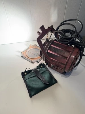 Mole-Richardson 650 Tweenie Type 2821 Molequartz Solarspot W/ Barndoors Scrims - Image 1 of 4