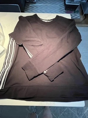 Sudadera mujer Athleta 24/7 con rayas negras/blancas abajo laterales. Talla XLT (alto) Foto 1 de 4