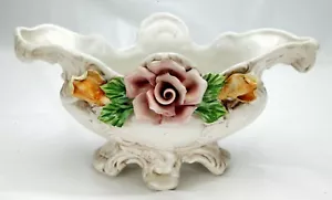 Vaso Capodimonte vintage in ceramica con rosa. Largo 11,5" e alto 6". Made In Italy - Foto 1 di 3