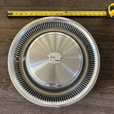 (1) Винтажные колпаки колес 15 дюймов 1974-1976 Cadillac Deville Fleetwood - Изображение 1 из 4