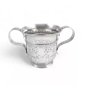 Antico porringer zuccheriera georgiana argento sterling due manici, Peaston, 1761 - Foto 1 di 11