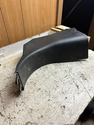 Painel de chute para porta dianteira do passageiro Nissan Armada destro 2008-2014 P/N 669007S000 - Imagem 1 de 4