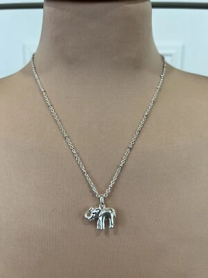 "Collar colgante elefante tono plata brillante apilable 19"" ajustable" Foto 1 de 4