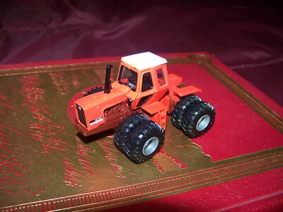 Allis Chalmers 7580 4wd w/ duals, 1/64, Ertl, Maroon Belly, Nice, displayed only - Image 1 of 2
