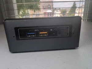 Intel BOXNUC7I5BNHL Mini PC Intel Core I5 - No Ram No HDD No OS, No Power Supply - Picture 1 of 3