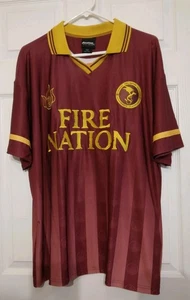 Fire Nation The Last Air Bender Jersey Nickelodeon Size Large Burgundy NEU Neu mit Etikett - Bild 1 von 15