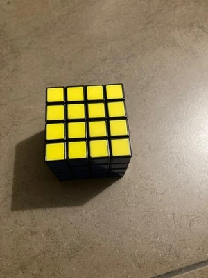 cubo di rubik 4x4, usato poco, marca rubik , tutte e 6 le faccie senza danni. - Immagine 1 di 4