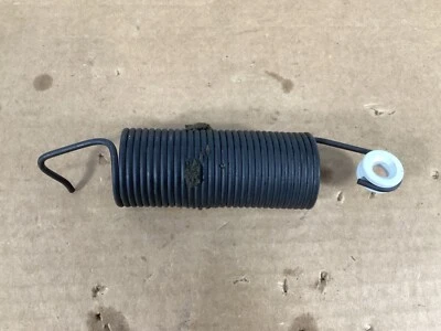 2015-2020 奥迪 A3 S3 后备箱铰链弹簧 8V5827665 原始设备制造商。 — 第 1/4 张图片