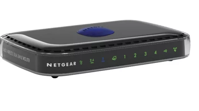 NETGEAR N600 600Mbps 4-Ports Dual Band Wi-Fi Router (WNDR3400)