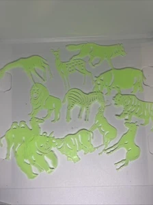 12 animali fluorescenti adesivi parete soffitto fluo in plastica - Imagen 1 de 4