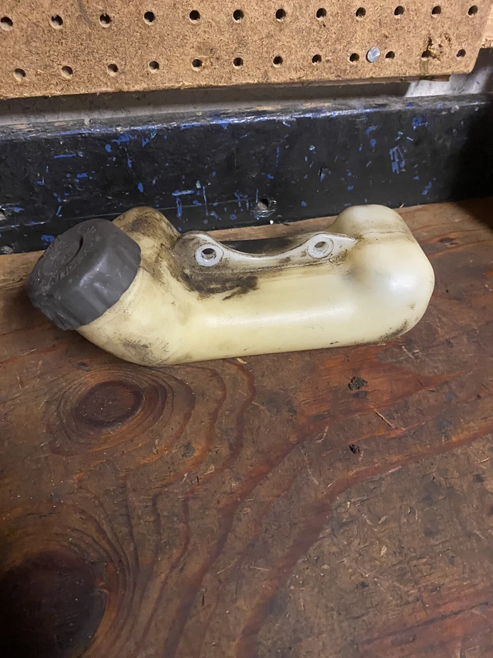 OEM Weed Eater MX550 String Trimmer Fuel Tank W/ Cap Free Shipping - Image 1 of 1