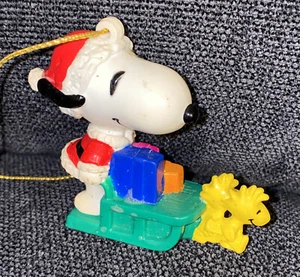Rare Peanuts Santa Snoopy With Woodstock  Riding Green Sled Ornament - Picture 1 of 3