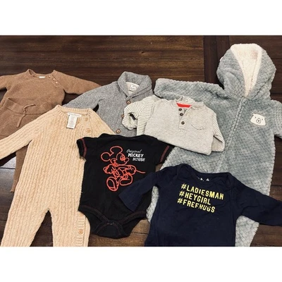 Pacote x10 roupas menino 6 meses Tommy Bahama mini feijão Disney Carter - Imagem 1 de 4