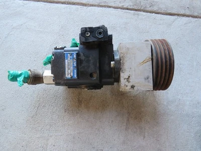 McELROY 412 HYDRAULIC PIPE FUSION MACHINE HYdraulic PUMP and pulley - Image 1 of 4