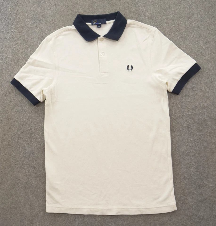 Camisa Polo Fred Perry Para Hombre Pequeña Blanca Logo Piqué Borde en Contraste Manga Corta Foto 1 de 4