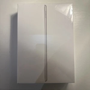 Apple iPad 8th Gen. 32GB, Wi-Fi, 10.2 in - Silver - Picture 1 of 4