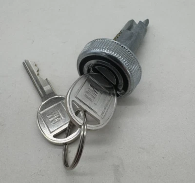 NUEVO 1973 Buick - TODOS LOS MODELOS - Guantera compartimento bloqueo cilindro con llaves GM Foto 1 de 4