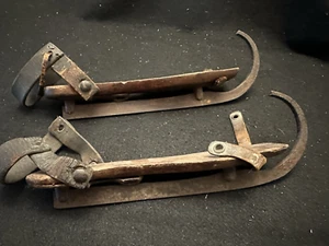 Pair of Mid 19th Century Antique Primitive Wooden Ice Skates - Picture 1 of 10