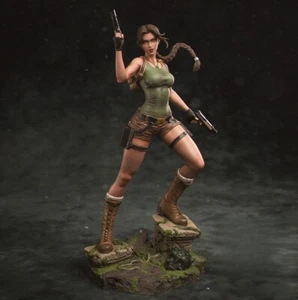 Lara Croft 1/12 Scale Hand-Painted Resin Figure - 12K Quality- Collector's Dream - Picture 1 of 3