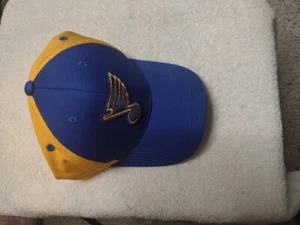St Louis Blues Kappe mit Emblem blau/gelb offiziell lizenziert NHL Einheitsgröße - Bild 1 von 4