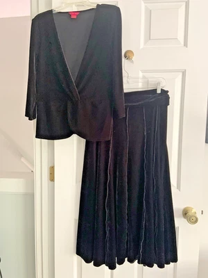 Sunny Leigh VELVET 上衣,带折叠腰裙 Vamp 诱人双件套女式 L — 第 1/4 张图片