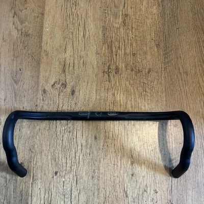 Oval Concepts - Car300D 25,9 x 420 mm - schwarz Fahrrad Drop Lenker 144 mm Drop  - Bild 1 von 4