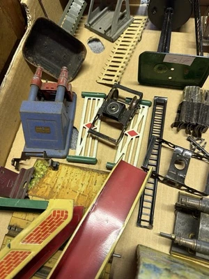 Hornby Dublo Oo O Gauge Etc Accessories Large Job Lot HOWARD OZ Lot6 - Image 1 of 4