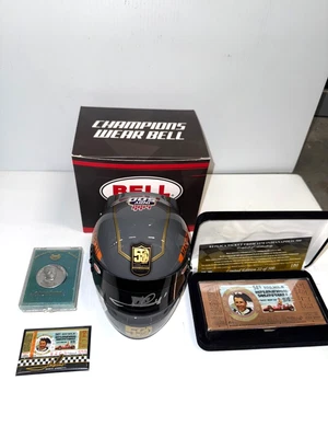 MARIO ANDRETTI, FIRMADO ESCALA 1/2 2019 50th Indy 500 casco, boleto, moneda, juego mag Foto 1 de 4
