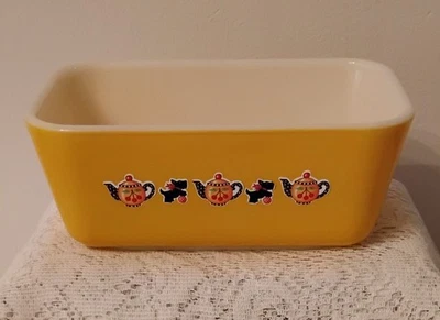 Vintage retro Pyrex 502 refrigerator storage dish Scottie dog stickers added - Image 1 of 4