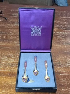 1970 The Hudson Bay Company Adventures Of England Souvenir Spoon Set - Foto 1 di 14